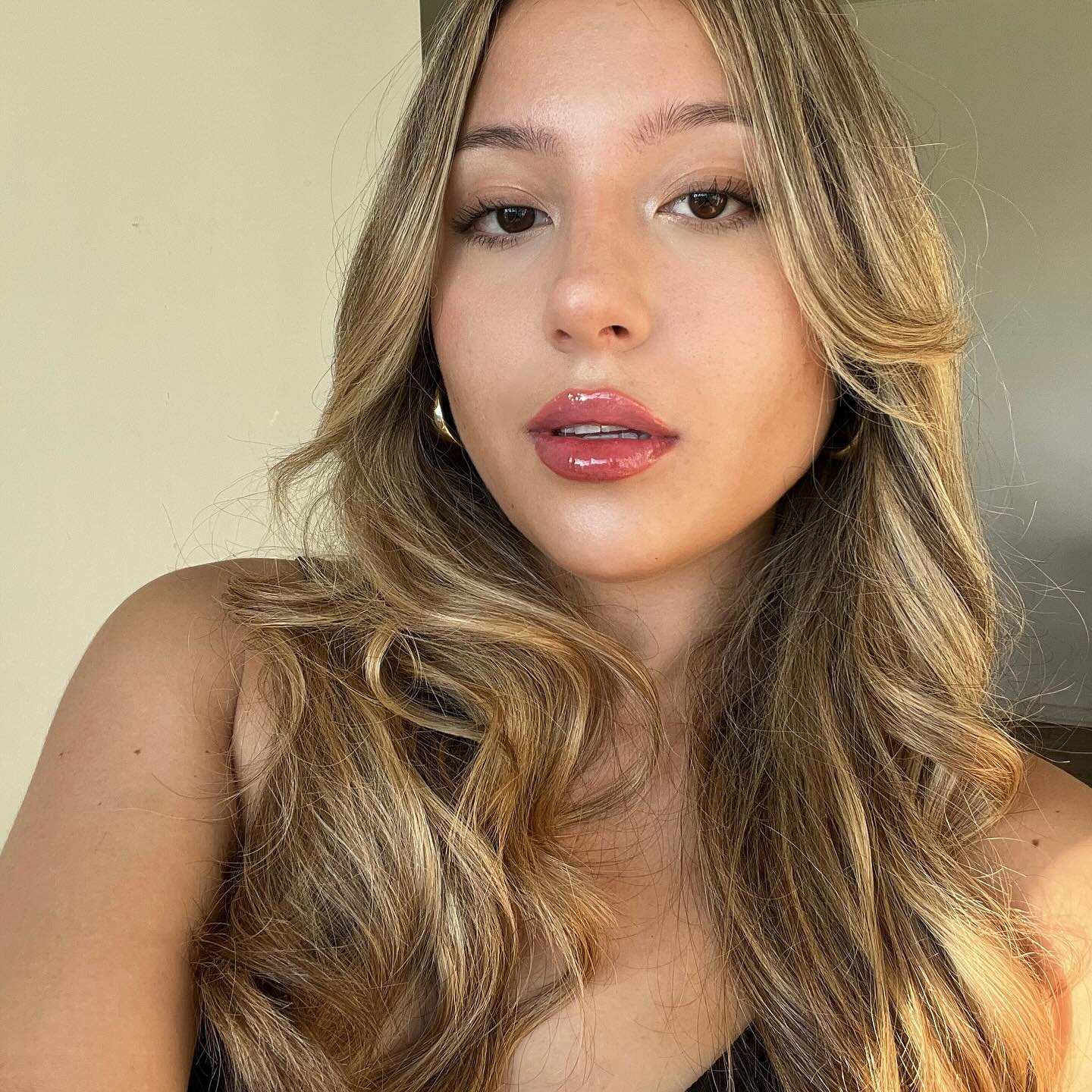 Yanella 4